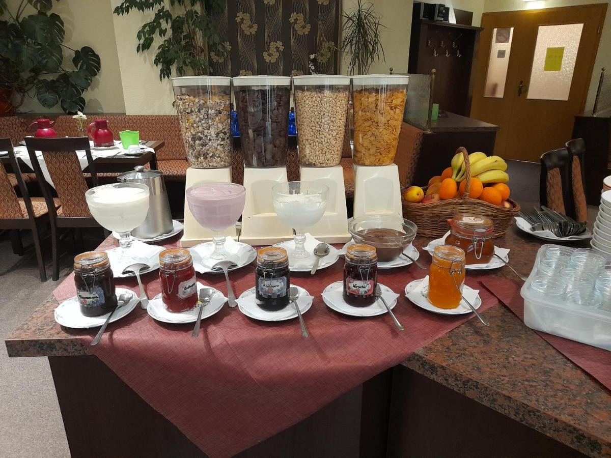 קלינק Mucha Ohg Hotel Sembziner Hof מראה חיצוני תמונה