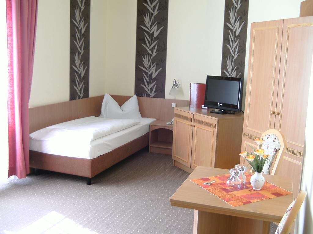 קלינק Mucha Ohg Hotel Sembziner Hof חדר תמונה