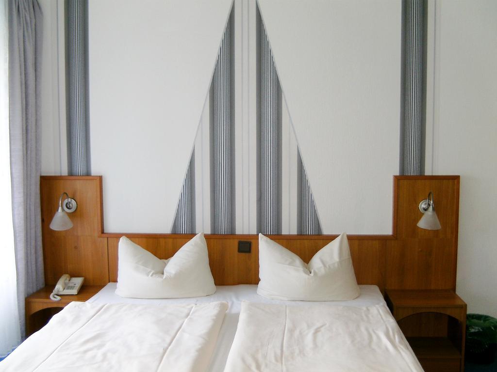 קלינק Mucha Ohg Hotel Sembziner Hof חדר תמונה