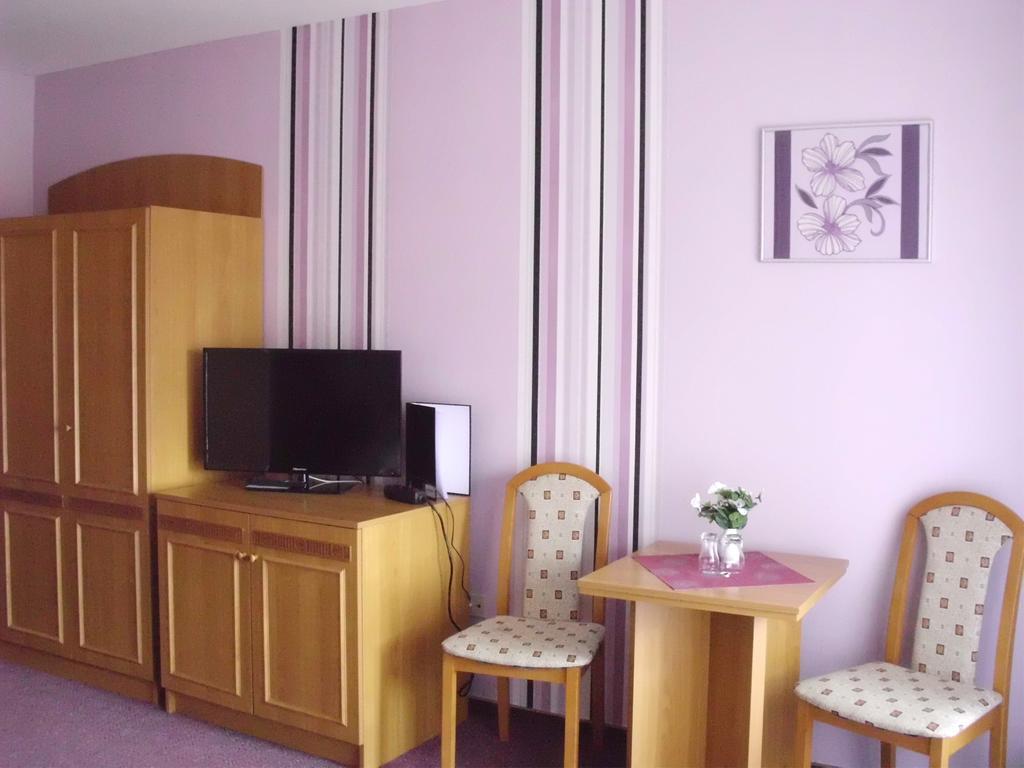 קלינק Mucha Ohg Hotel Sembziner Hof חדר תמונה