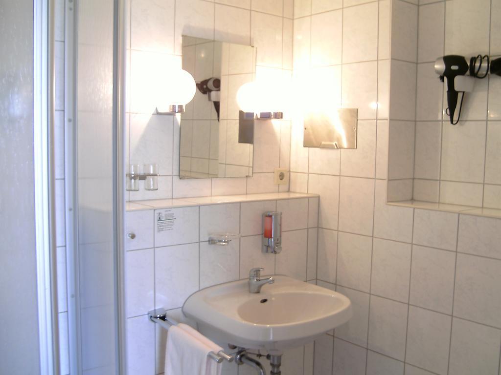 קלינק Mucha Ohg Hotel Sembziner Hof מראה חיצוני תמונה